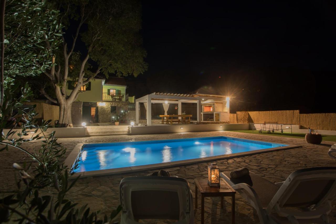 Villa Vuki ชิเบนิก ภายนอก รูปภาพ