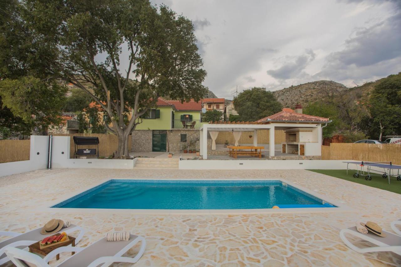 Villa Vuki ชิเบนิก ภายนอก รูปภาพ