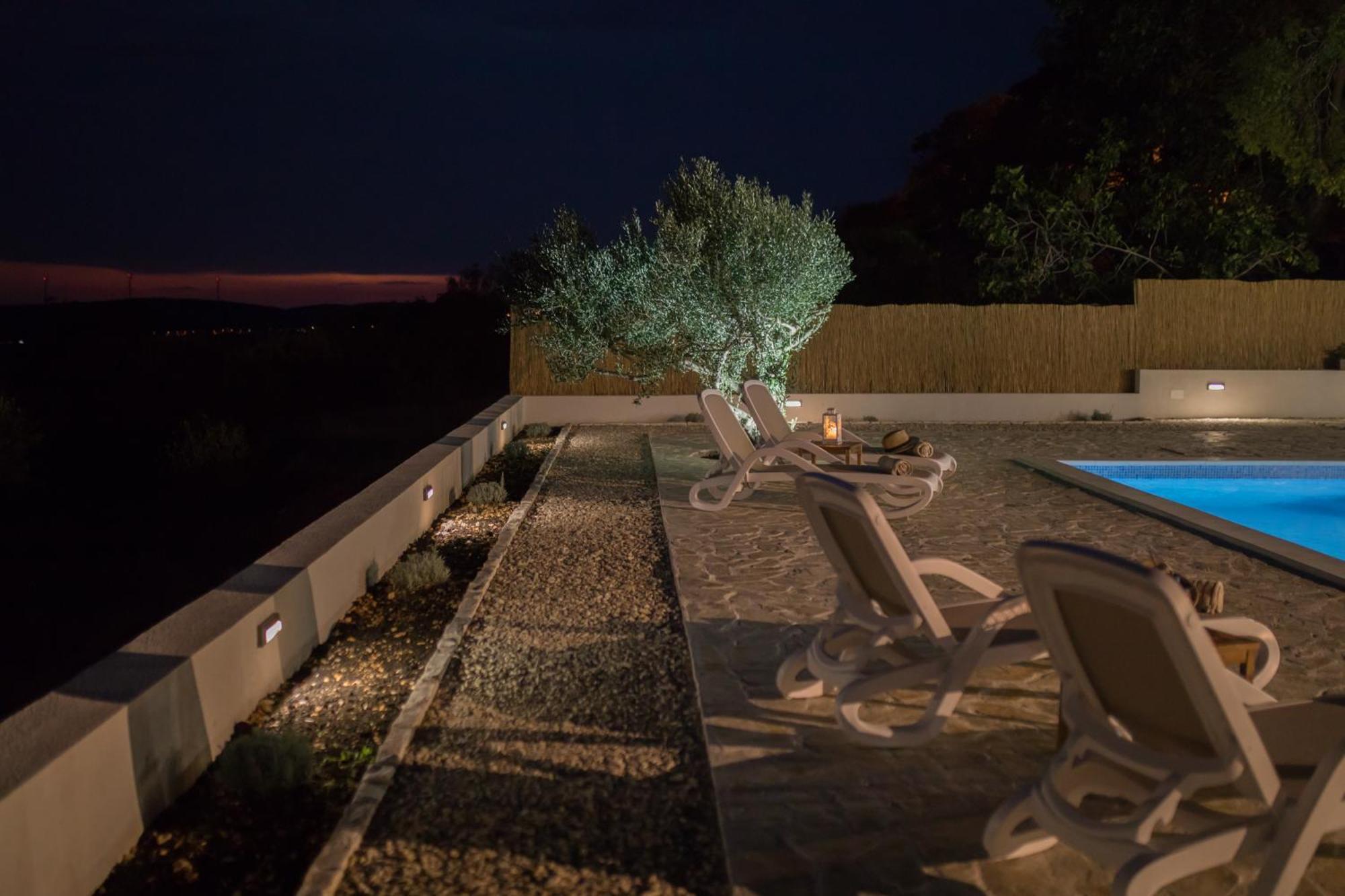 Villa Vuki ชิเบนิก ภายนอก รูปภาพ